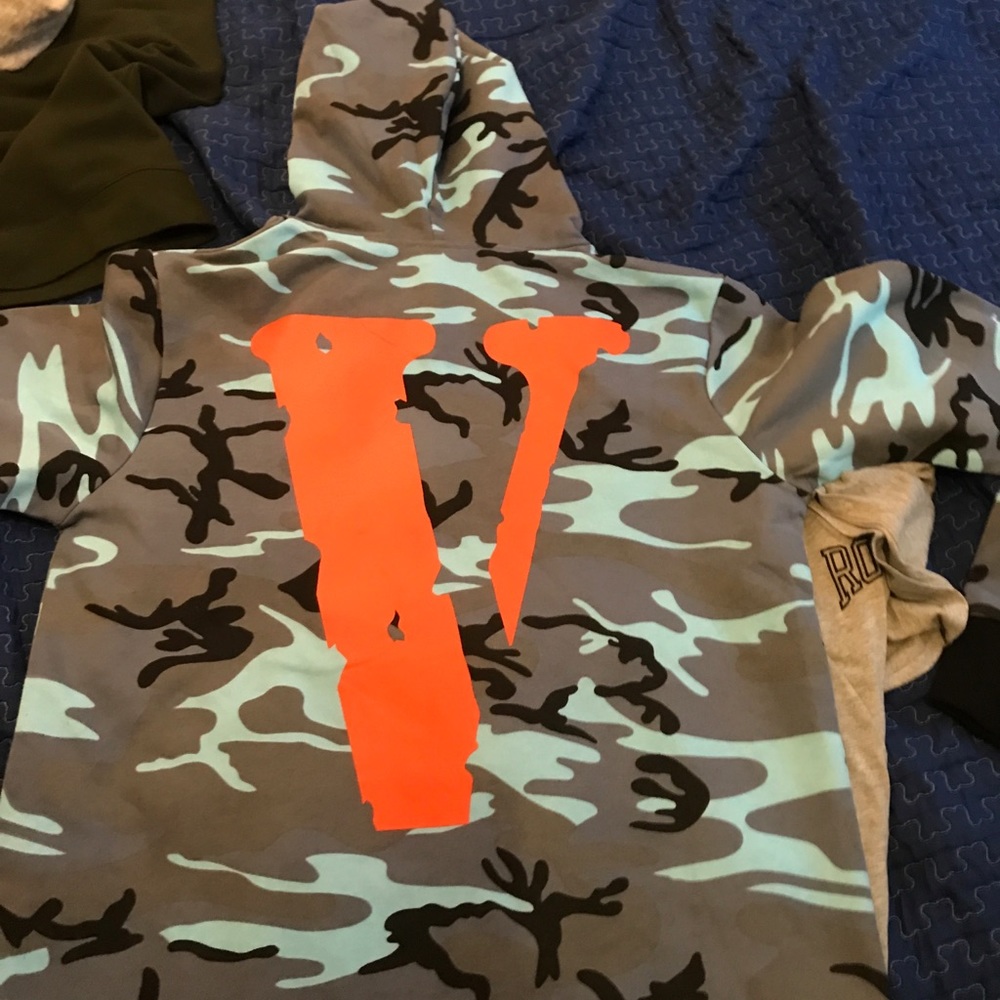 Authentic V-lone hoodie